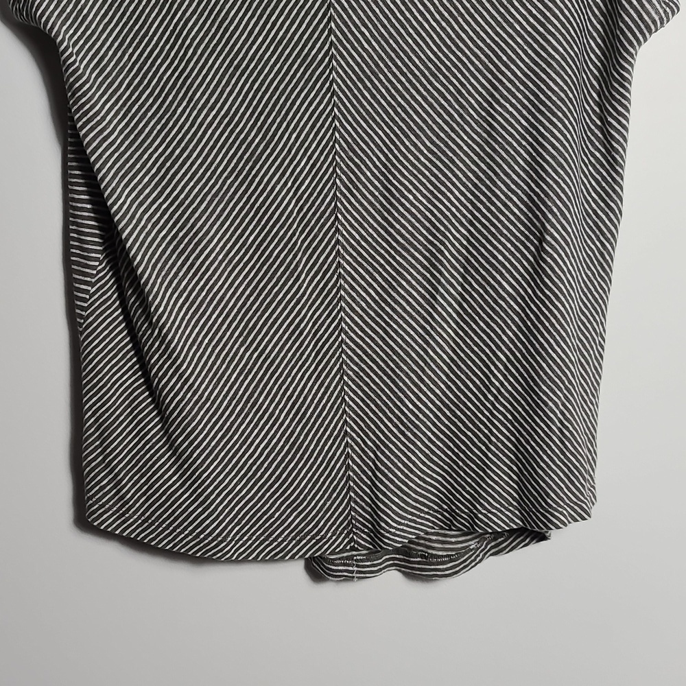 C & C CALIFORNIA Striped Gray and White 100% Linen Top Size Large - Picture 5 of 13